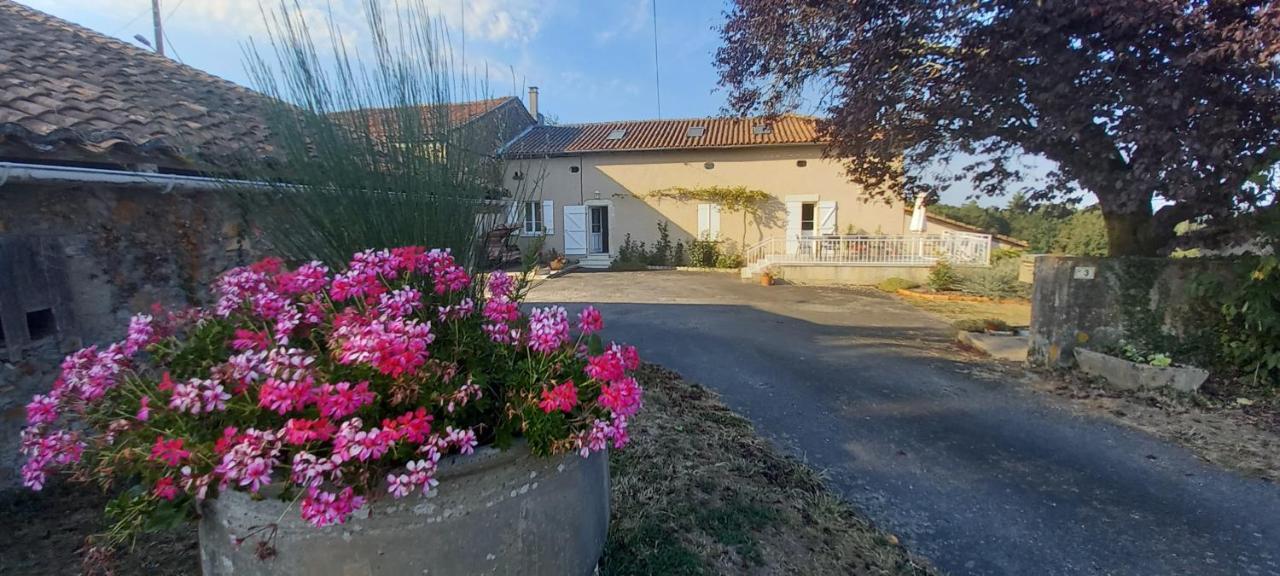 La Mesange Bleue Bed & Breakfast Ecuras Bagian luar foto