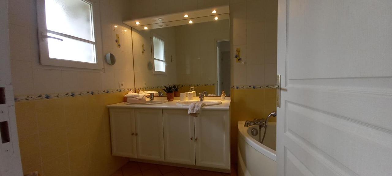 La Mesange Bleue Bed & Breakfast Ecuras Bagian luar foto